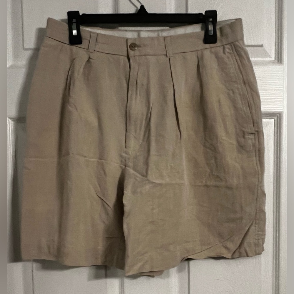 Bench Trousers Men’s Size 34 Khaki Shorts With 7.5 Inseam Pleated